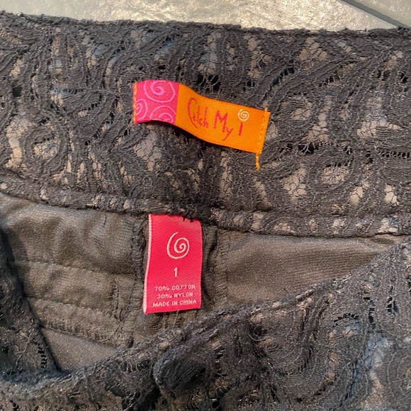 Lace shorts - Picture 2 of 3